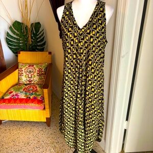 JOYOUS & FREE Black & Tan Print Maxi Dress! Beaded V Neckline front! GUC  Large